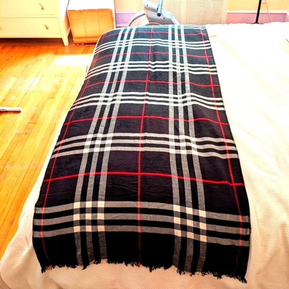 Burberry Other - Burberry Scarf HUGE Oversized,Vintage🛑👀 LOOK👀🎁❤️😱😱😱HP🤑🤑👀👀🎁❤️